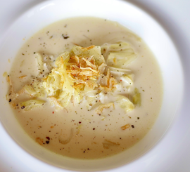 キャベツと桜海老の豆乳スープ
